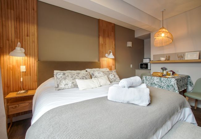 Estudio en San Carlos de Bariloche - ROSA MOSQUETA a pasos de la calle Mitre Estudio en San Carlos de Bariloche - ROSA MOSQUETA a pasos de la calle Mitre