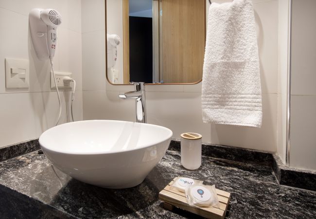 Estudio en San Carlos de Bariloche - ROSA MOSQUETA a pasos de la calle Mitre Estudio en San Carlos de Bariloche - ROSA MOSQUETA a pasos de la calle Mitre