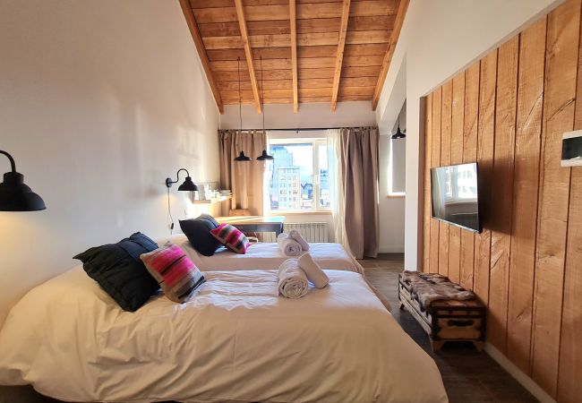 Estudio en San Carlos de Bariloche - RUSITO con vista al lago en pleno Centro Estudio en San Carlos de Bariloche - RUSITO con vista al lago en pleno Centro