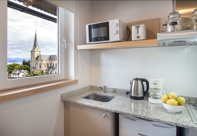 Estudio en San Carlos de Bariloche - RUSITO con vista al lago en pleno Centro Estudio en San Carlos de Bariloche - RUSITO con vista al lago en pleno Centro