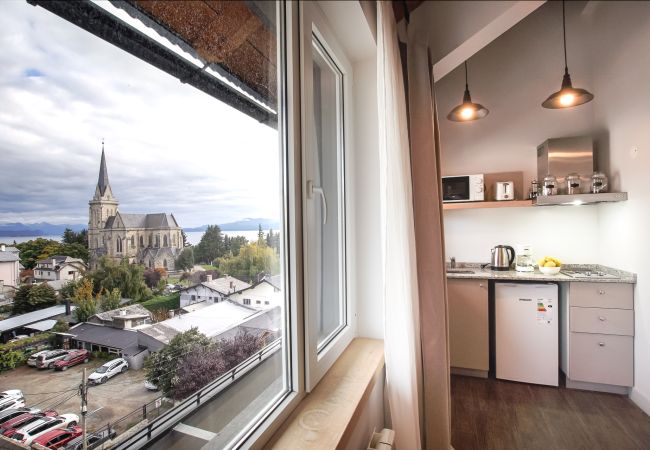 Estudio en San Carlos de Bariloche - RUSITO con vista al lago en pleno Centro Estudio en San Carlos de Bariloche - RUSITO con vista al lago en pleno Centro