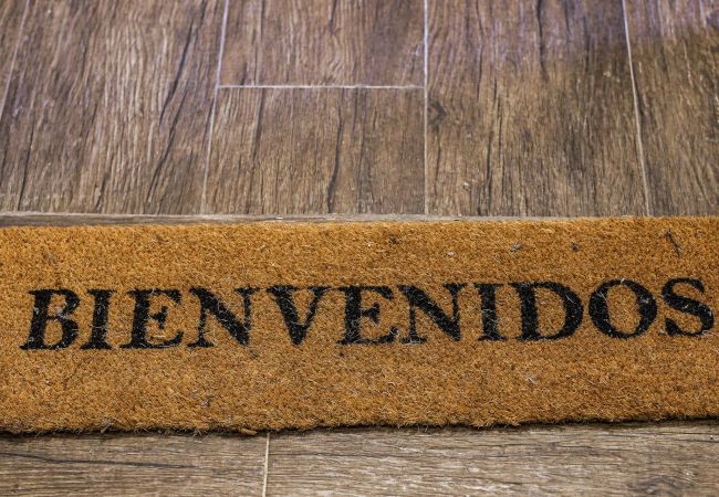 Estudio en San Carlos de Bariloche - RUSITO con vista al lago en pleno Centro Estudio en San Carlos de Bariloche - RUSITO con vista al lago en pleno Centro