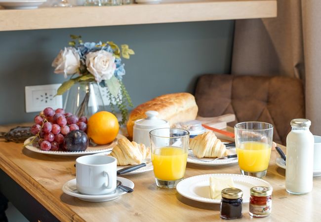 Estudio en San Carlos de Bariloche - RUSITO con vista al lago en pleno Centro Estudio en San Carlos de Bariloche - RUSITO con vista al lago en pleno Centro