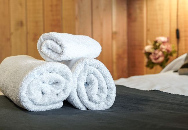 Estudio en San Carlos de Bariloche - RUSITO con vista al lago en pleno Centro Estudio en San Carlos de Bariloche - RUSITO con vista al lago en pleno Centro