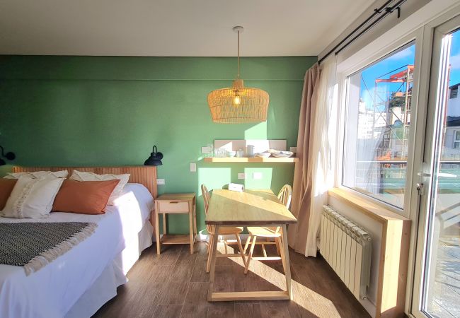 Estudio en San Carlos de Bariloche - LLANTEN departamento con vista al Lago y estaciona Estudio en San Carlos de Bariloche - LLANTEN departamento con vista al Lago y estaciona