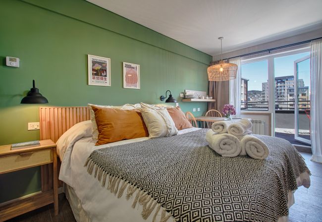 Estudio en San Carlos de Bariloche - LLANTEN departamento con vista al Lago y estaciona Estudio en San Carlos de Bariloche - LLANTEN departamento con vista al Lago y estaciona