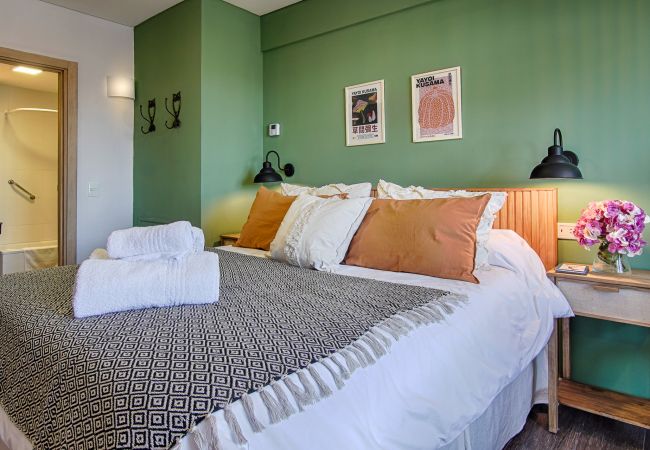 Estudio en San Carlos de Bariloche - LLANTEN departamento con vista al Lago y estaciona Estudio en San Carlos de Bariloche - LLANTEN departamento con vista al Lago y estaciona