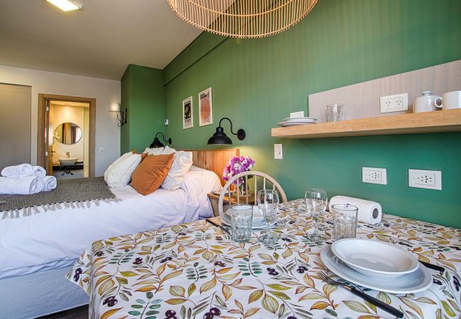 Estudio en San Carlos de Bariloche - LLANTEN departamento con vista al Lago y estaciona Estudio en San Carlos de Bariloche - LLANTEN departamento con vista al Lago y estaciona