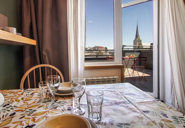 Estudio en San Carlos de Bariloche - LLANTEN departamento con vista al Lago y estaciona Estudio en San Carlos de Bariloche - LLANTEN departamento con vista al Lago y estaciona