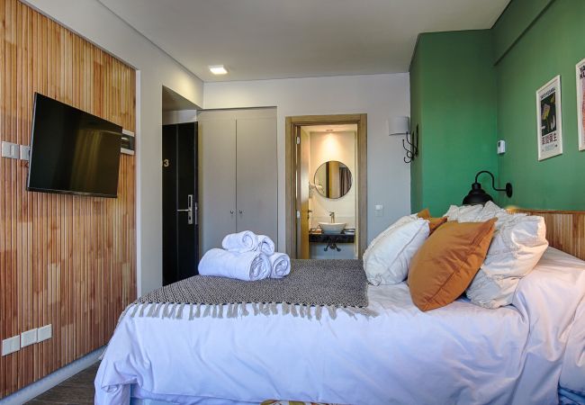 Estudio en San Carlos de Bariloche - LLANTEN departamento con vista al Lago y estaciona Estudio en San Carlos de Bariloche - LLANTEN departamento con vista al Lago y estaciona