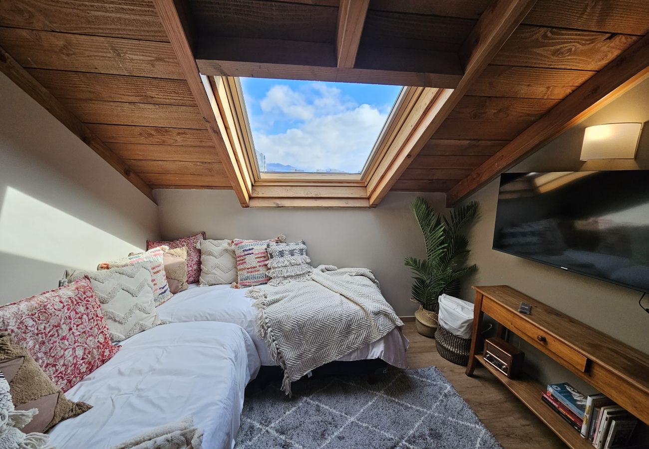 Apartamento en San Carlos de Bariloche - MONTAÑA departamento con vista al lago