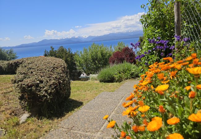 Casa en San Carlos de Bariloche - Naguia con espectacular vista al lago y parrilla