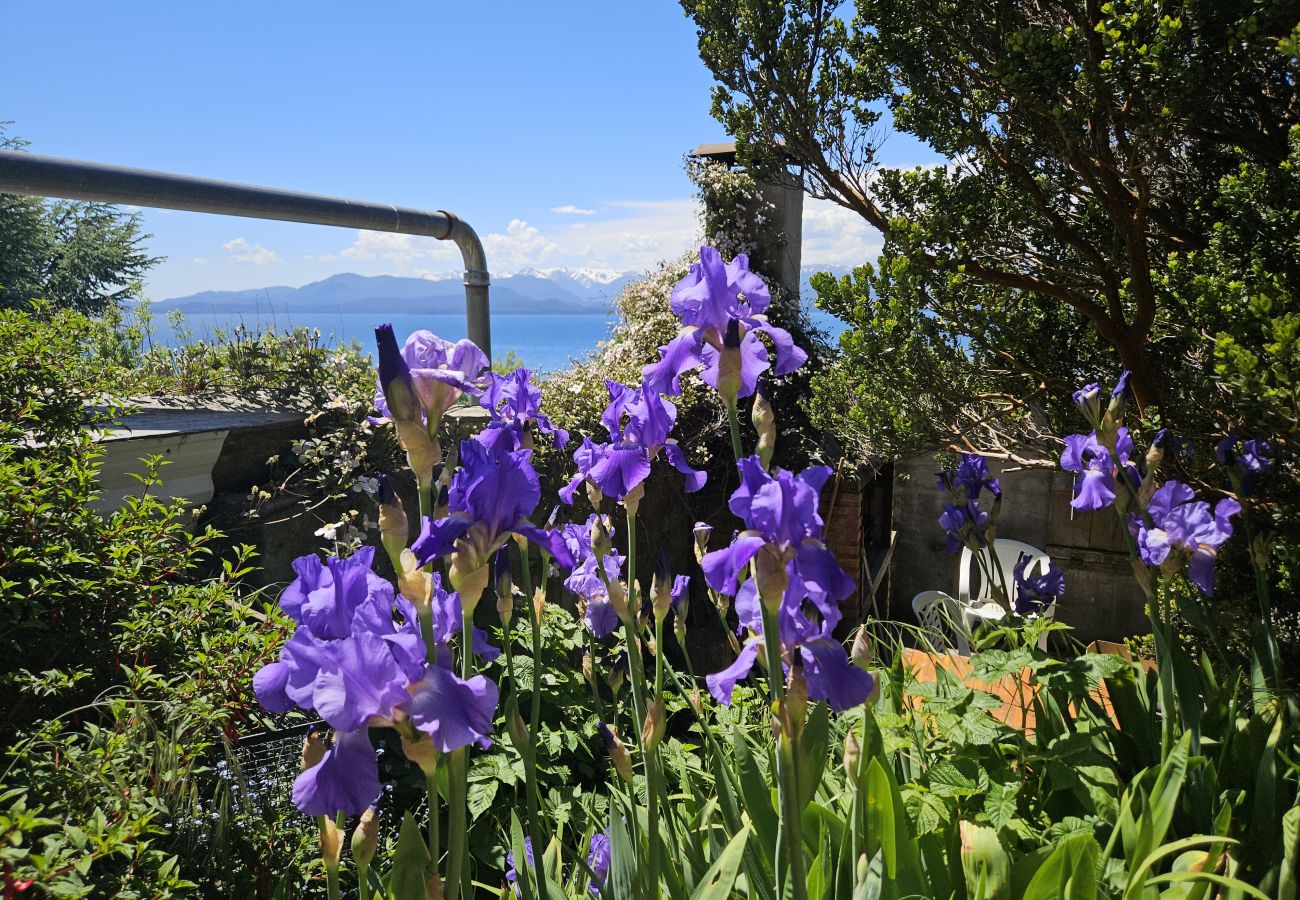 Casa en San Carlos de Bariloche - Naguia con espectacular vista al lago y parrilla