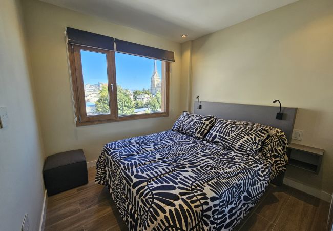 Apartamento en San Carlos de Bariloche - CUATRO SOLES en pleno centro con estacionamiento