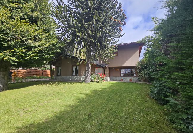 Casa en San Carlos de Bariloche - Casa Jardin Botanico 6 habitaciones 4 baños