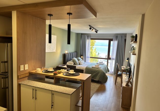Estudio en San Carlos de Bariloche - GRINLY con vista al lago y estacionamiento