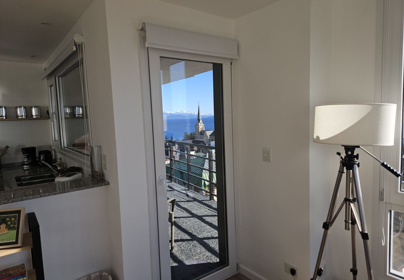 Apartamento en San Carlos de Bariloche - Veo Veo Bariloche con vista al lago Nahuel Huapi