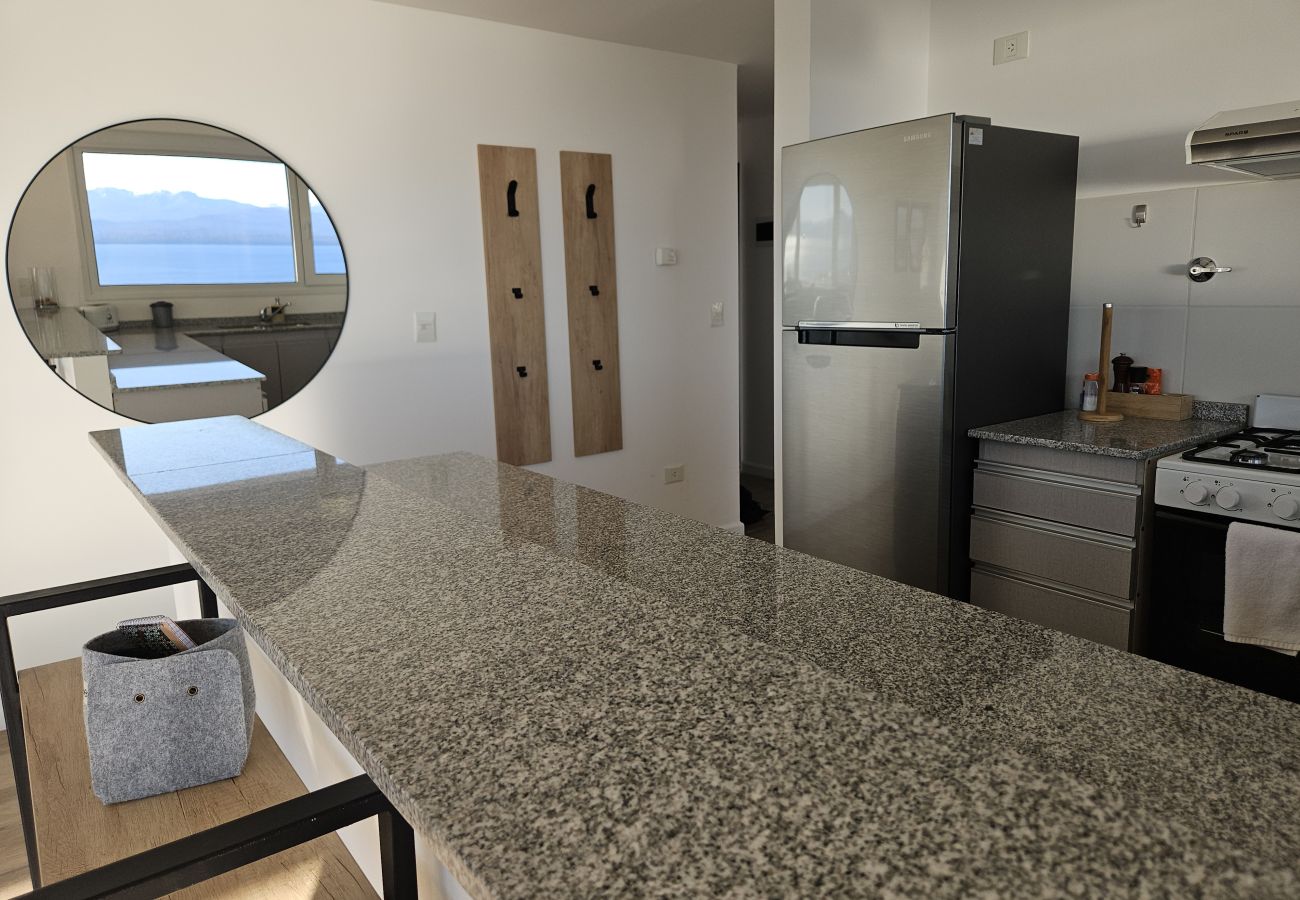 Apartamento en San Carlos de Bariloche - Veo Veo Bariloche con vista al lago Nahuel Huapi