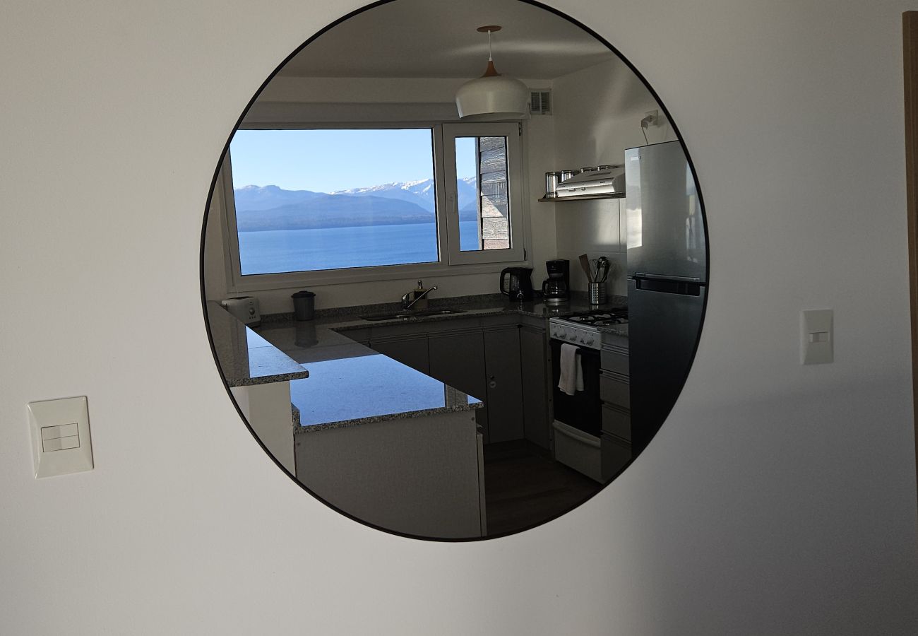 Apartamento en San Carlos de Bariloche - Veo Veo Bariloche con vista al lago Nahuel Huapi
