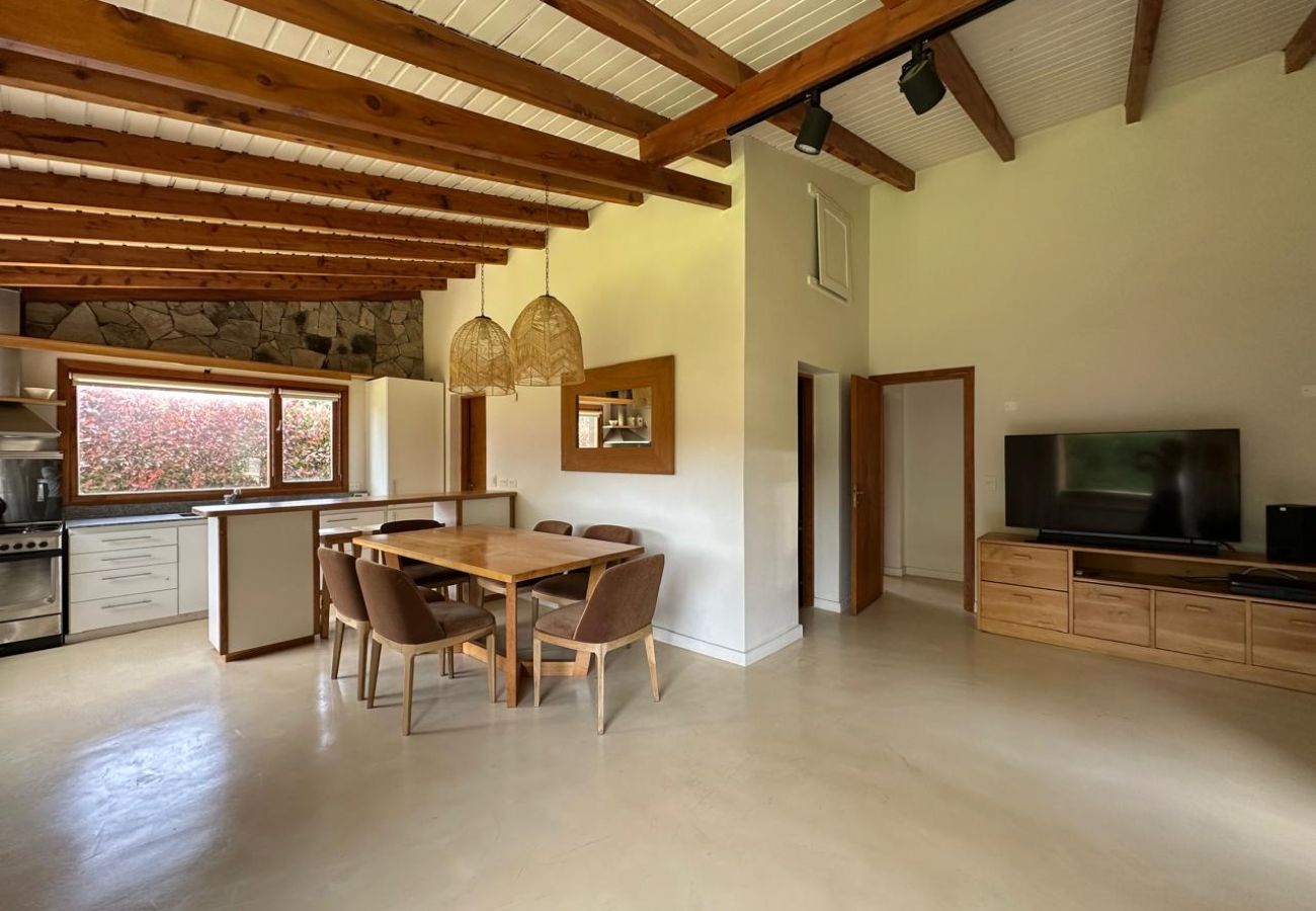 Casa en San Carlos de Bariloche - Casa en Barrio Pinar de Festa con parrilla