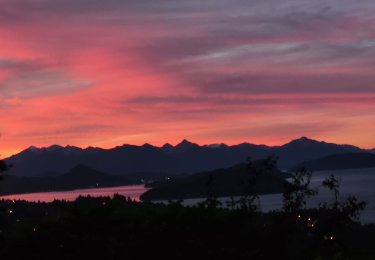 Casa en San Carlos de Bariloche - Postales al lago en Bariloche